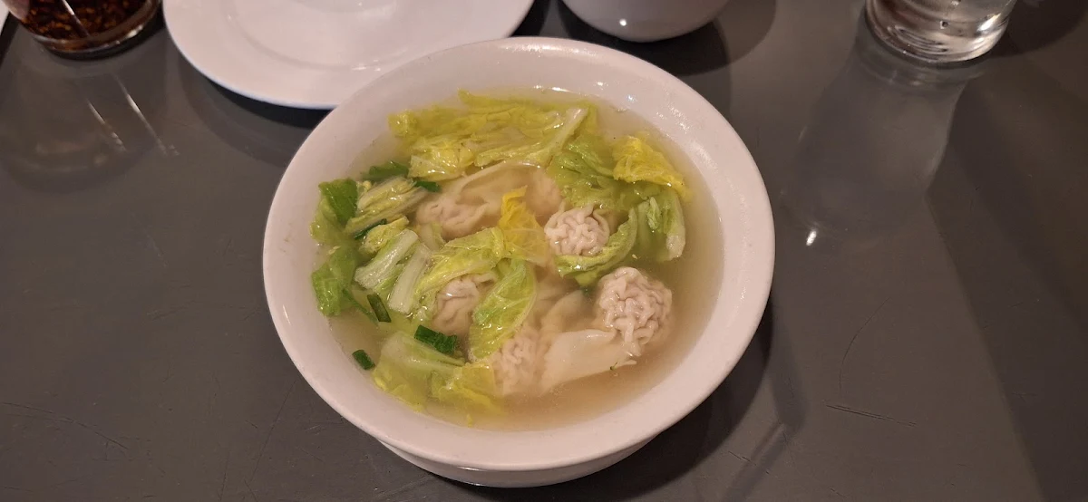 pork wonton soup with cabbage 云吞汤
